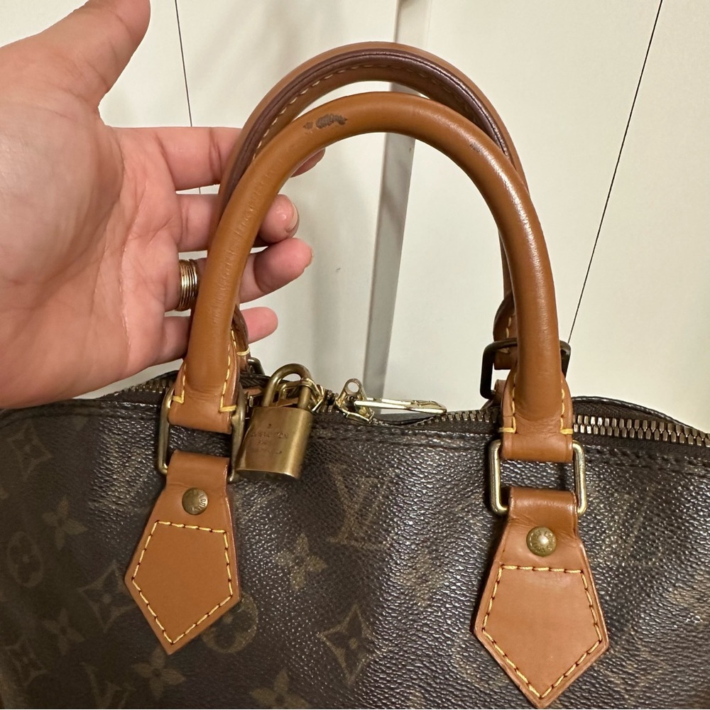 🌹Sold Authentic Louis Vuitton Alma Bag - Picture 16 of 17